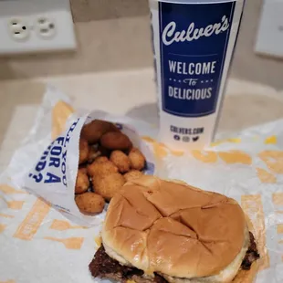 Cheeseburger Basket w/ Cheese Curds