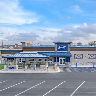 the exterior of a restaurant