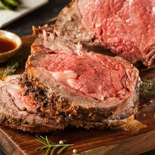 a roast of beef on a cutting board