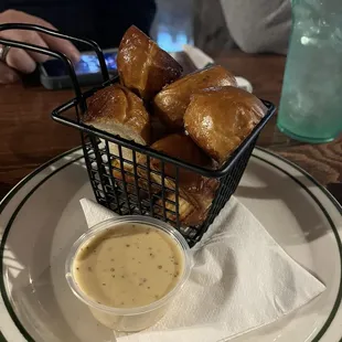 Pretzel bites