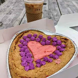 Iced maple oat latte + VDay cookie cake!