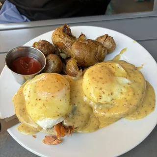 Smoked Salmon Benedict
