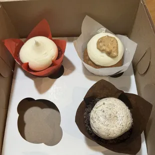 Red Velvet Cupcake With Cream Cheese Frosting Oreo cupcake Butter Biscotto Crunch