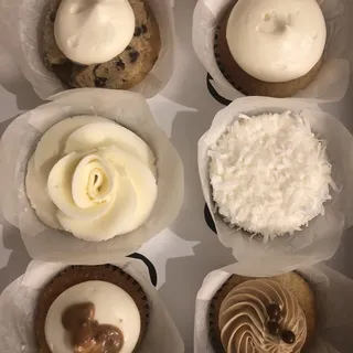 Vanilla Salted Caramel Cupcake