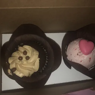 Chocolate Salted Caramel Cupcake