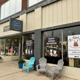 Cup n' Spoon Coffee & Frozen Yogurt Bar