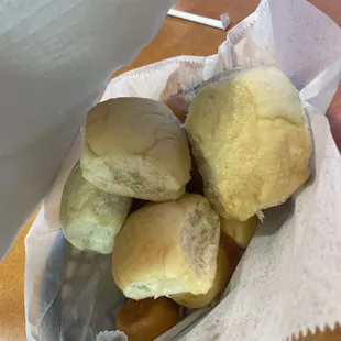 Their complementary Rolls and Mini corn muffins are delicious.