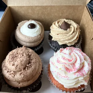 Chocolatte Cupcake, Peanut Butter Kiss Cupcake, Chocolate Obsession Cupcake, Strawberries and Champagne Cupcake