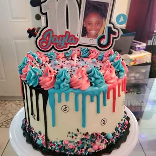 Done by cupcake city 813