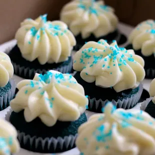 Blue Velvet Cupcake with Blue Sugar Sprinkles.. NOM NOM NOM MMMMM.