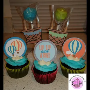 Hot Air Balloon themed baby shower. Cupcakes &amp; cakepops