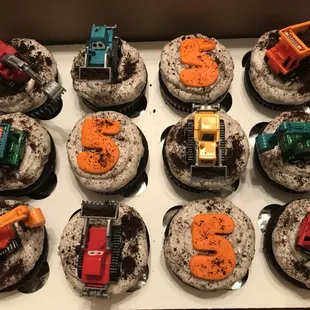 Construction-themed Chocolate cupcakes