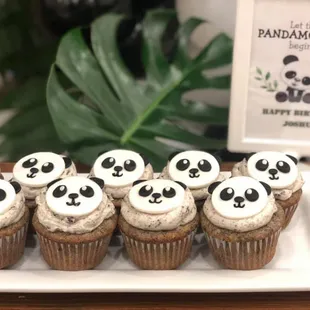 Panda- themed Cookies &amp; Cream cupcakes