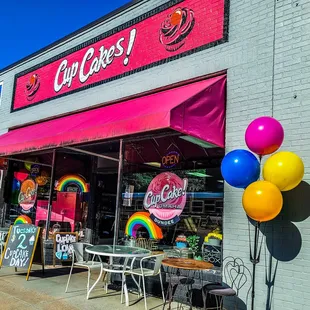 the outside of a cupcake shop