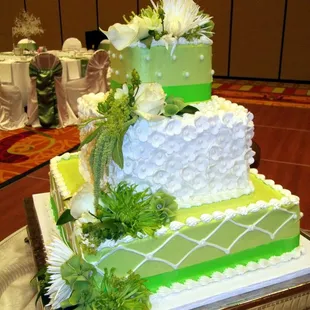 Beautiful wedding cake.