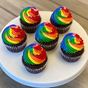 Rainbow swirl cupcakes