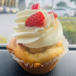 Strawberry Shortcake Cupcake