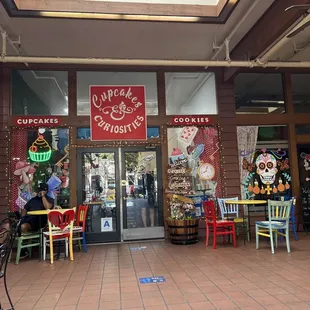 Cupcakes &amp; Curiosities