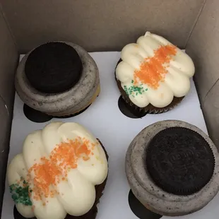 Carrot cupcakes and Oreo cupcakes