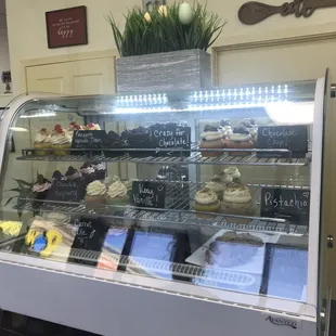 Call ahead to check availability on cupcakes. Changes daily.