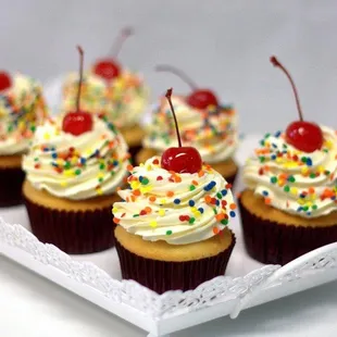 HAPPY BIRTHDAY CUPCAKES BY LU.