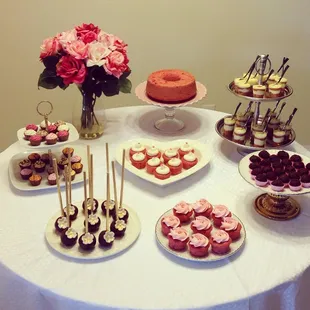 Treats from Cupcakes by Lu, YOU NEED TO PRE ORDER! (918) 671-0236