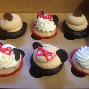 Custom Minnie Mouse cupcakes