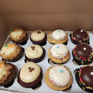 Left to Right: Carrot, Red Velvet, Funfetti, and Double Chocolate. So good! And fresh!