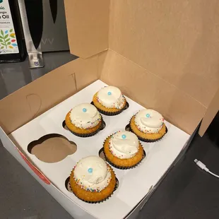 Funfetti cupcakes