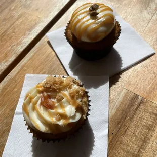 Pumpkin cupcake &amp; apricot crumble