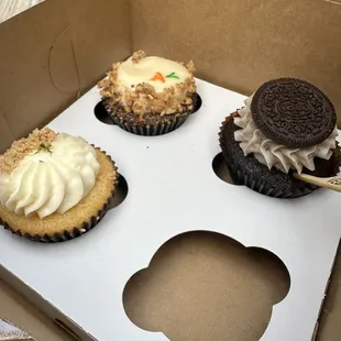 1 Piece Key Lime Pie, 1 Piece Vegan Cookies N Cream, 1 Piece Carrot Cake