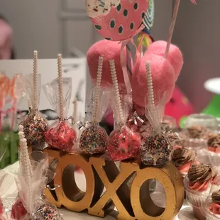 Cake Pops by Cupcakin' Bakery