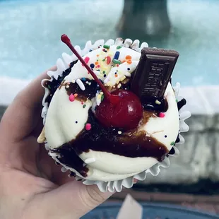 hershey sundae...it&apos;s so beautiful :)