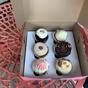 Assorted cupcakes