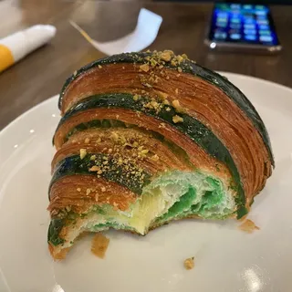 Pistachio Croissant