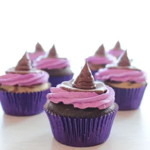 Custom Sorting Hat cupcakes