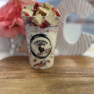 Fresas con crema and cheesecake bites