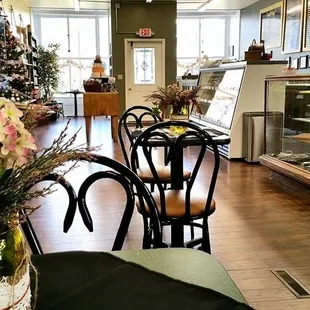 Curds &amp; Molds Fromagerie is a quaint shop in the heart of Historic Saxonburg, PA. Come in and try some free samples.