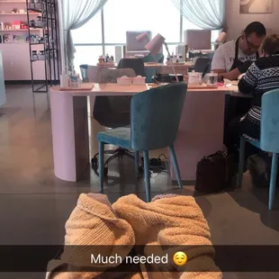 Pedi chair, marble soak area, and hand area