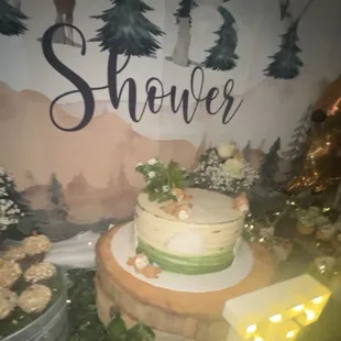 Baby shower custom cake