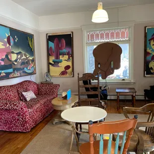 Enjoy your toast in a place with eclectic furnishings and art with a homey vibe.