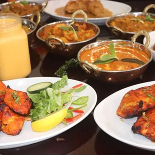 chicken wings and fried chicken, bbq wings, poultry, chicken wings, food, fried chicken wings, fried chicken, chicken, bbq chicken