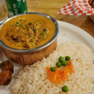 Matar paneer (and the last of the veggie pakora)