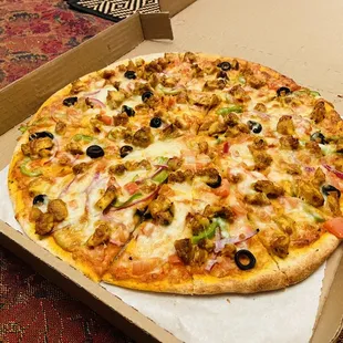Chicken Tikka Masala Pizza - looks good but totally dry with very little sauce and flavor.
