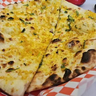 Garlic naan