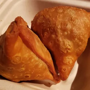 Vegetable samosa ($6), vegan by default. Fine, not amazing.