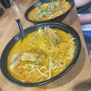 7. Curry Beef Stew Noodle