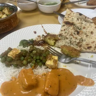 2 different entrees with naan.
