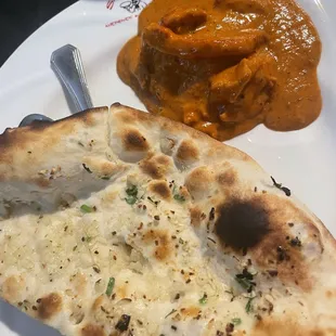 Butter chicken n garlic naan