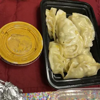 CHICKEN MOMO